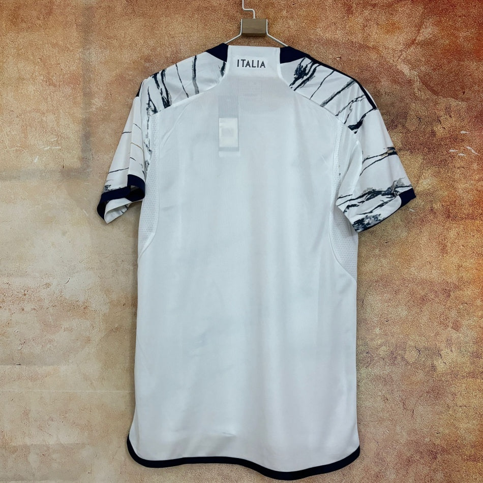 Maillot extérieur de football Italie 2022-2023, marque Le 12 -ème Maillot, détail du design et des couleurs du maillot.