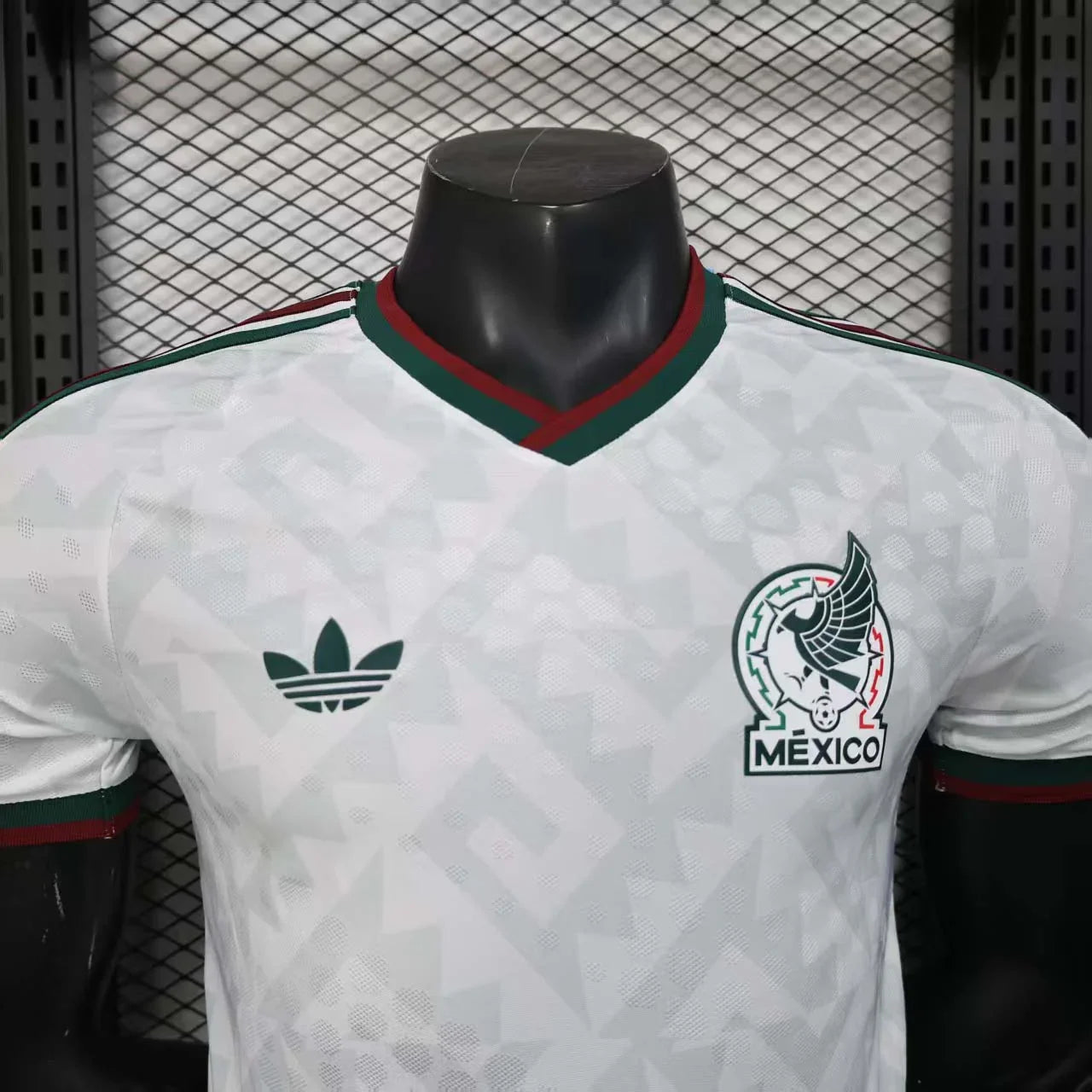 Maillot de football Mexique concept 2025-26 par Le 12 -ème Maillot, vue de face avec design moderne et couleurs nationales.