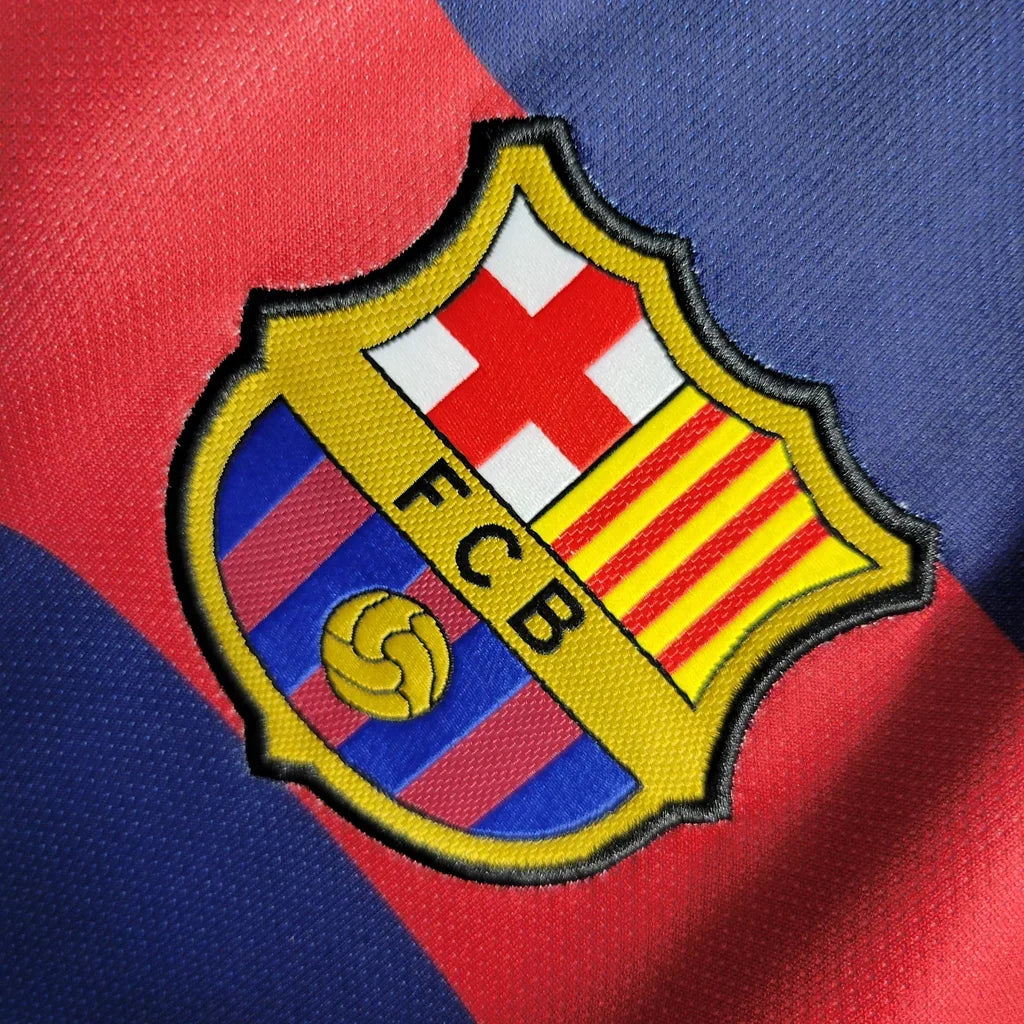 Maillot rétro FC Barcelone 2015-2016 Le 12 -ème Maillot, vue du devant avec détails du design et logos officiels.