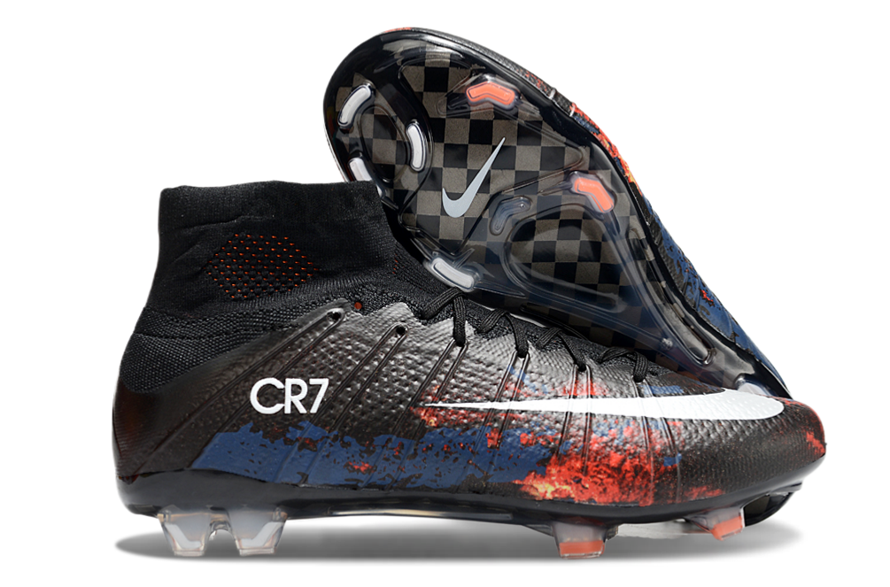 Crampons Mercurial Superfly de Le 12 -ème Maillot, fixation en acier avec pointes acérées pour football ou sports extérieurs.