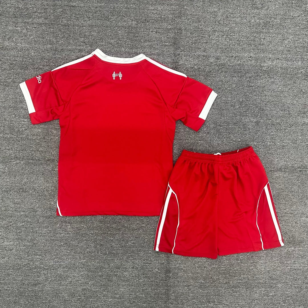 Ensemble domicile pour enfant Liverpool 25/26, marque Le 12 -ème Maillot, maillot rouge avec détails officiels.