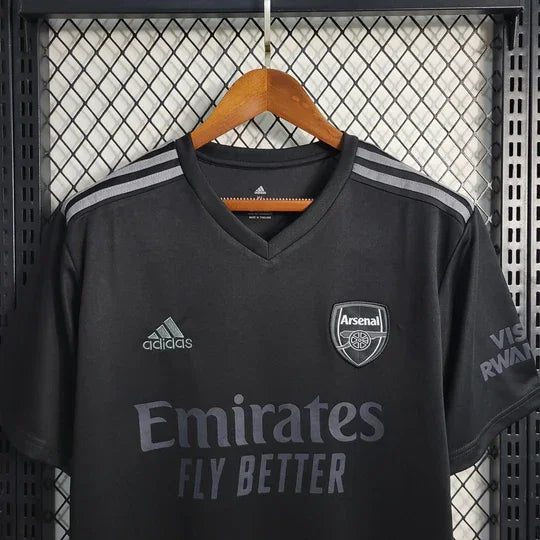 Maillot Arsenal 2023 2024 noir de Le 12 -ème Maillot, vue de face avec logo et détails du maillot de football.