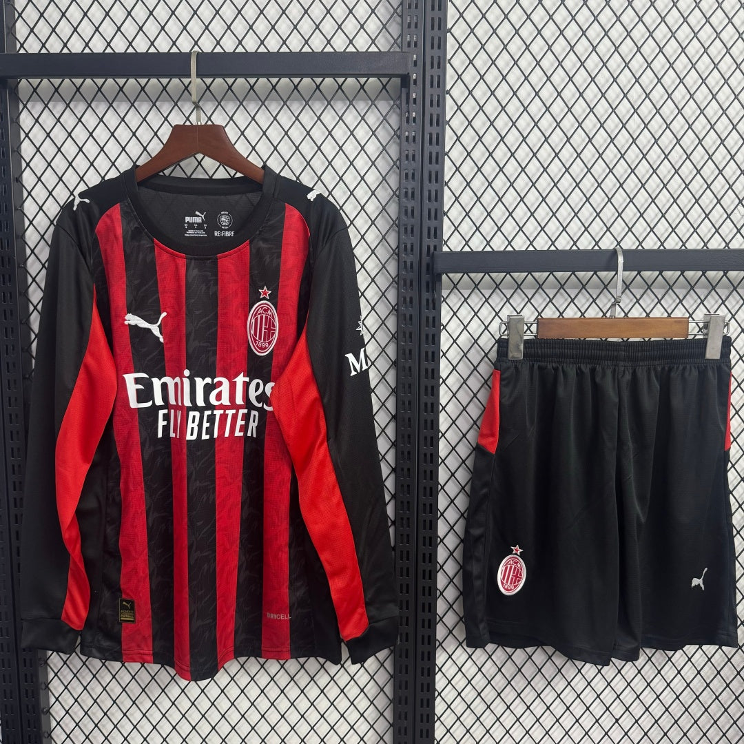 Ensemble domicile AC Milan 25/26, maillot à manches longues pour homme, marque Le 12 -ème Maillot, logo AC Milan visible.