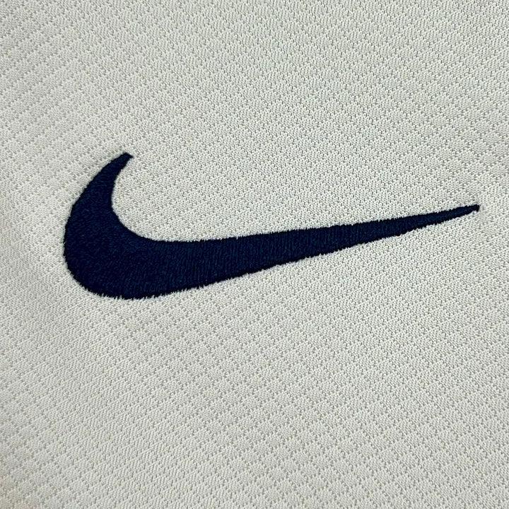 Maillot d'entraînement FC Barcelone 2025-2026 de Le 12 -ème Maillot, vue de face avec logo et design sportif.