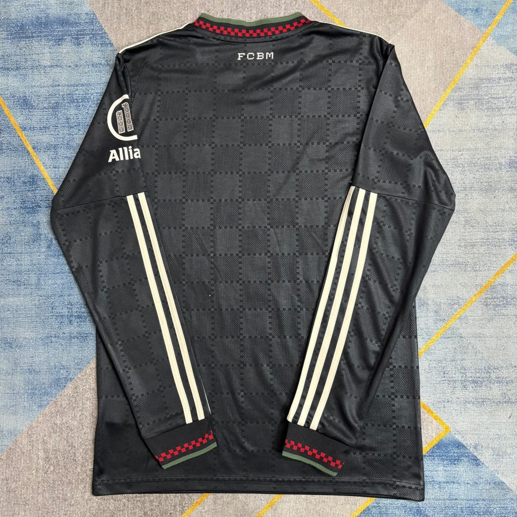 Maillot extérieur Bayern Munich 25/26 manches longues, marque Le 12 -ème Maillot, avec logo et design officiel.