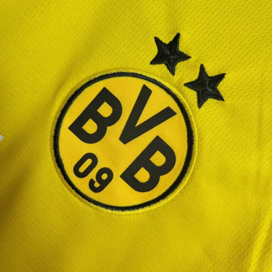 Maillot Dortmund 2023 2024 à manches longues, marque Le 12 -ème Maillot, devant avec logo du club et détails de design.