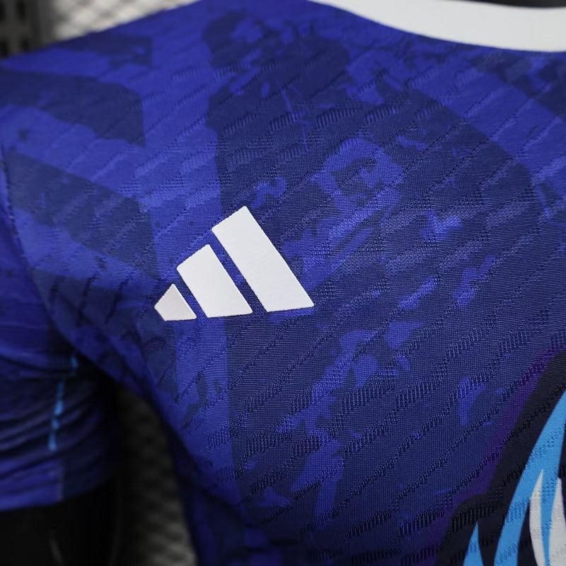 Maillot de football Japon 2025-26, marque Le 12 -ème Maillot, détails du design et logo national visible sur le maillot.