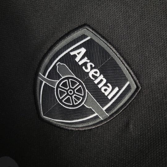 Maillot de football Arsenal 2023 2024 noir, marque Le 12 -ème Maillot, vue front avec logo et design noir élégant