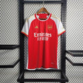 Maillot domicile Arsenal 2023-2024 Le 12 -ème Maillot, blanc avec logo et détails rouges et bleus, vue de face