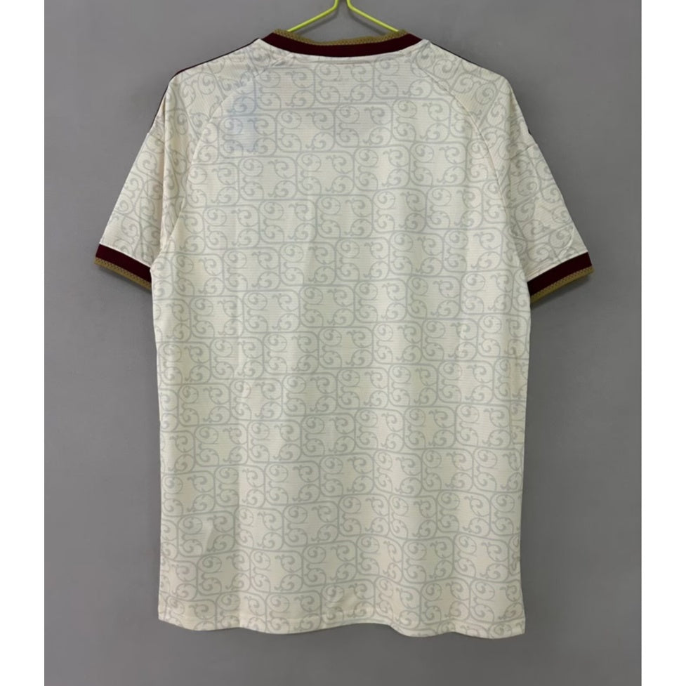 Maillot extérieur Espagne 25/26 Le 12 -ème Maillot, maillot de football avec drapeau espagnol, vue frontale.