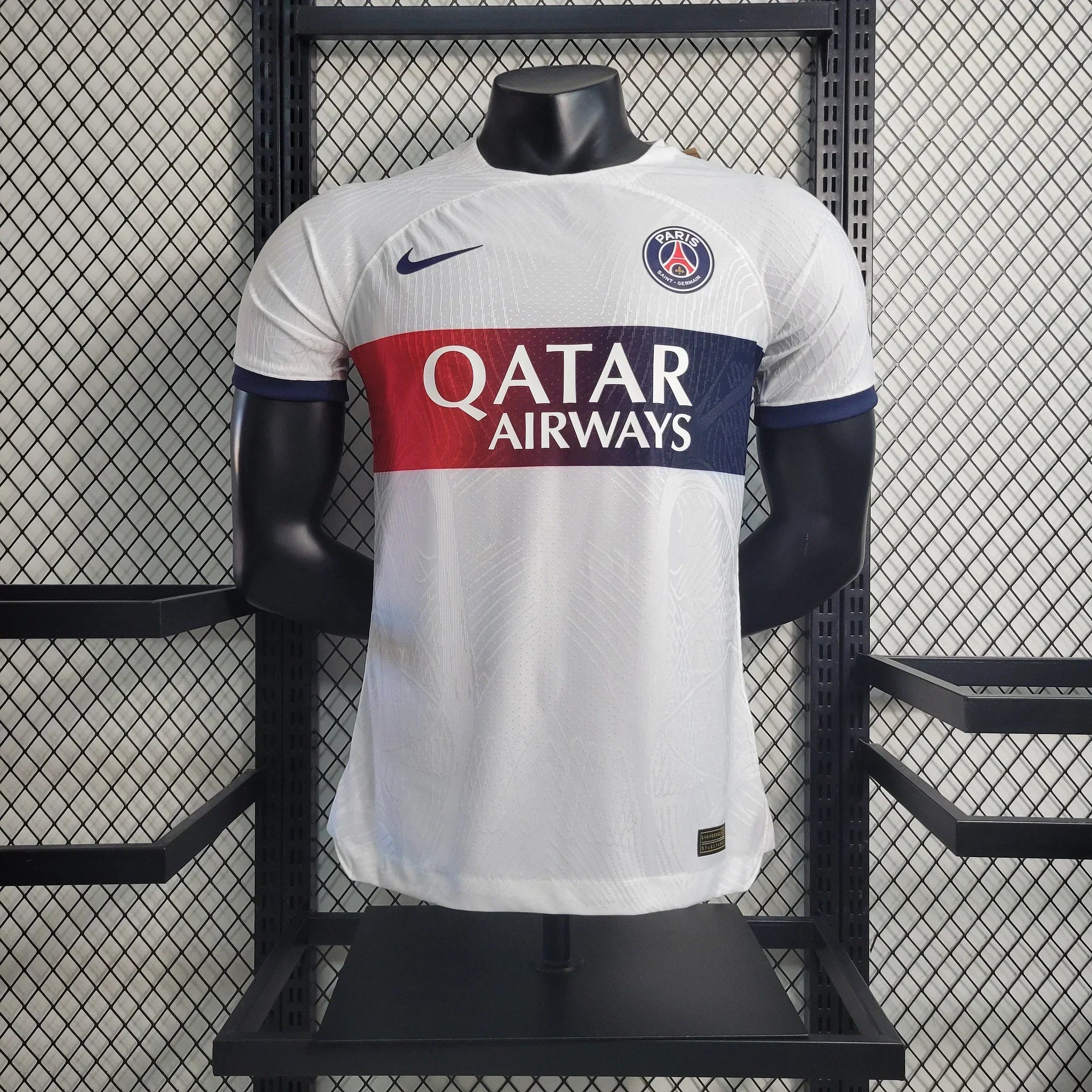 Maillot extérieur Paris 2023-2024 Le 12-ème, maillot de football avec logo et design officiel, vue de face.