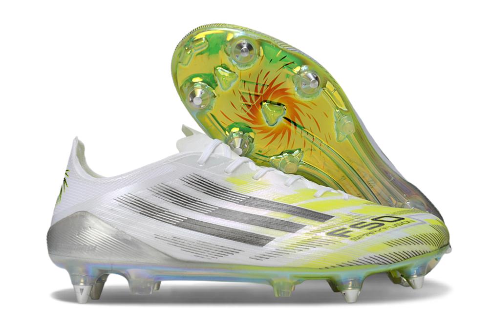 Crampons F50 Elite de Le 12 -ème Maillot, équipements de montagne avec pointes métalliques pour l'alpinisme.