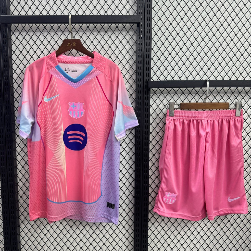 Ensemble Barcelone 25/26 pour adulte, maillot spécial Le 12 -ème Maillot, en bleu et rouge avec logo de l'équipe.