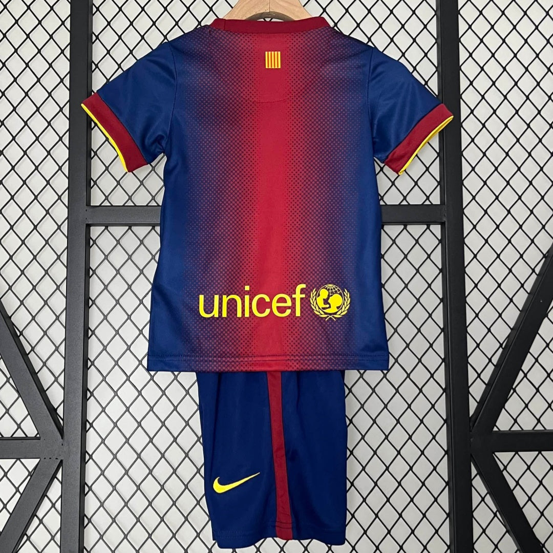 Maillot domicile rétro pour enfant 2012-2013 Barcelone, marque Le 12 -ème Maillot, en tissu bleu avec logo du club.