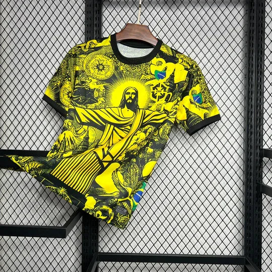 Maillot de football Brésil Concept 2024 jaune de la marque Le 12 avec logo et design sportif visible.