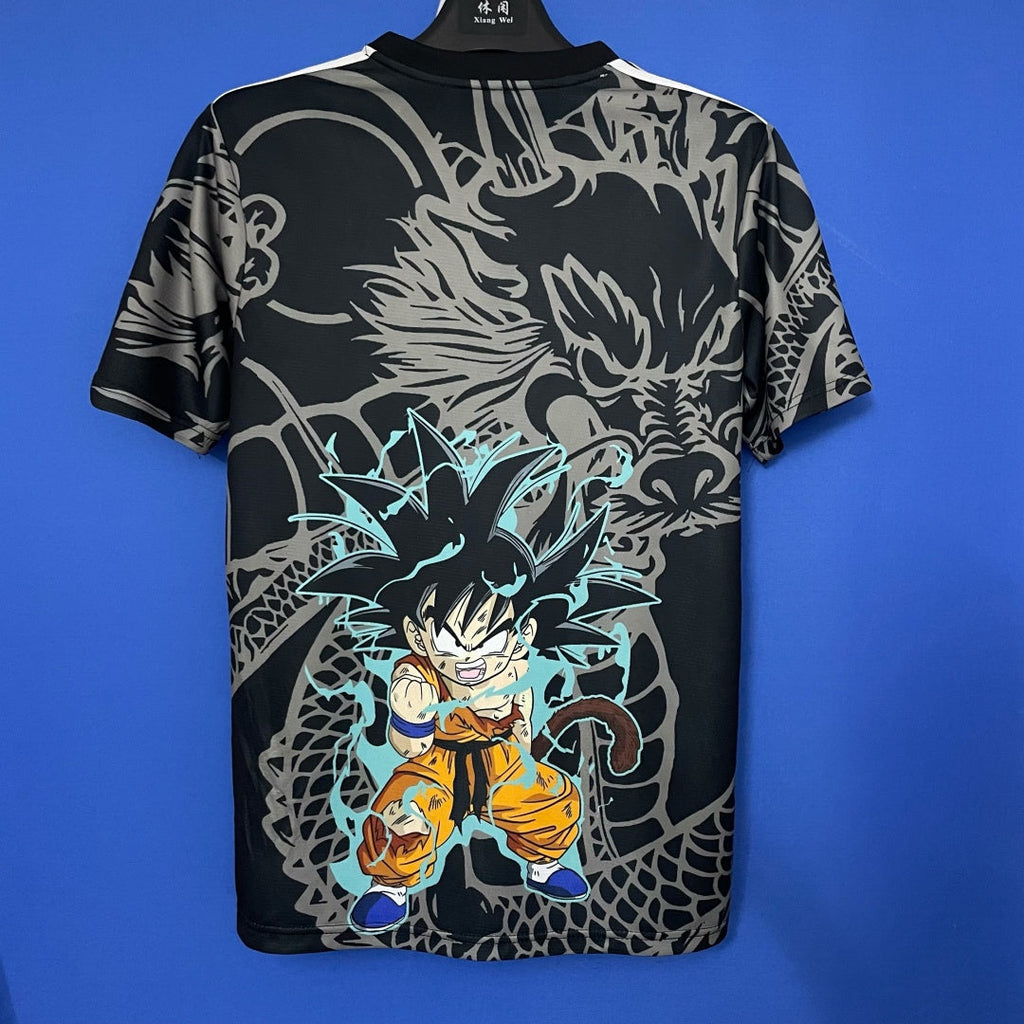 Maillot 25/26 Japon anime noir de la marque Le 12 -ème Maillot, design spécial pour fans de l'animation japonaise.