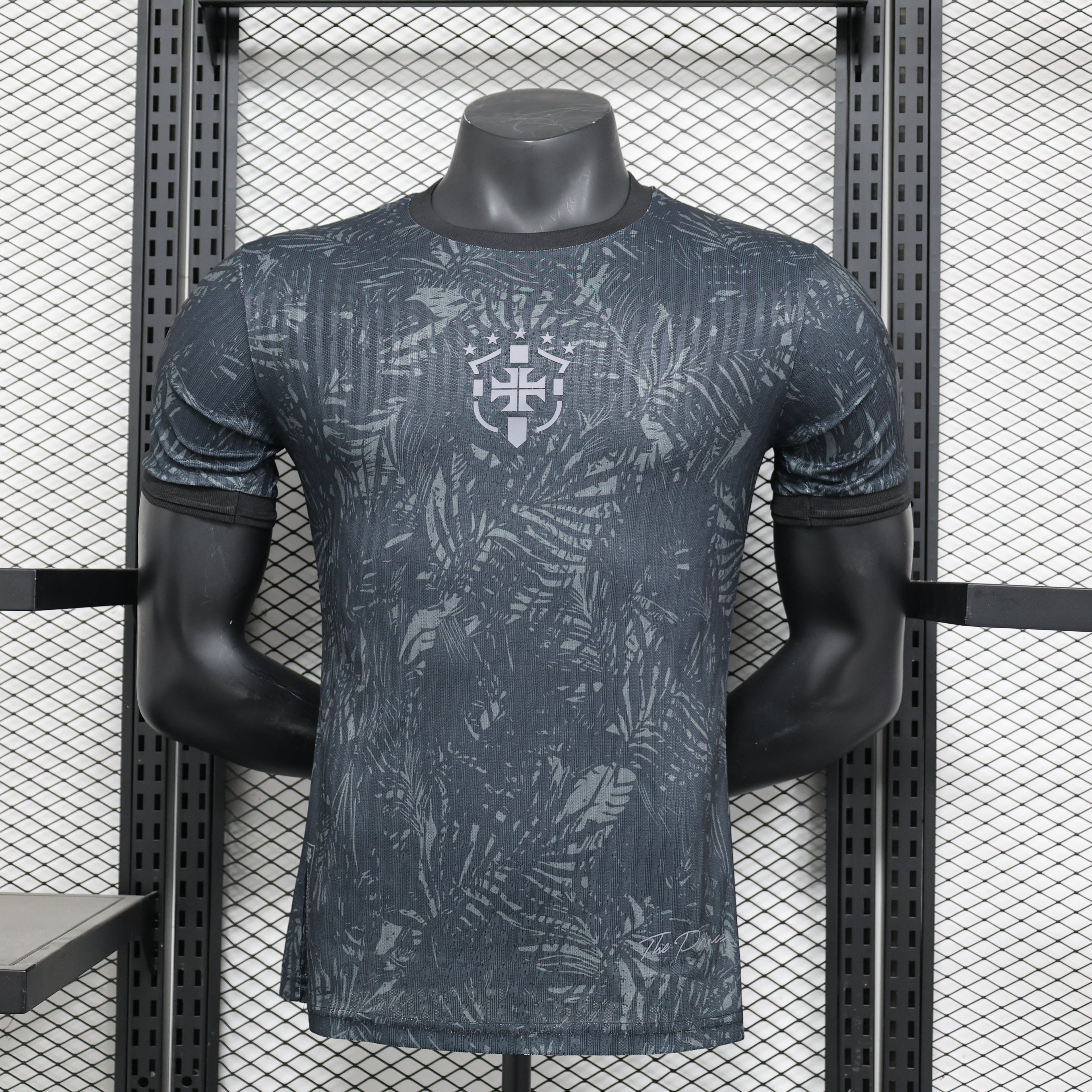 Maillot de football Brésil 24/25 Le 12 -ème Maillot, design spécial, vue de face avec logo et détails du maillot.