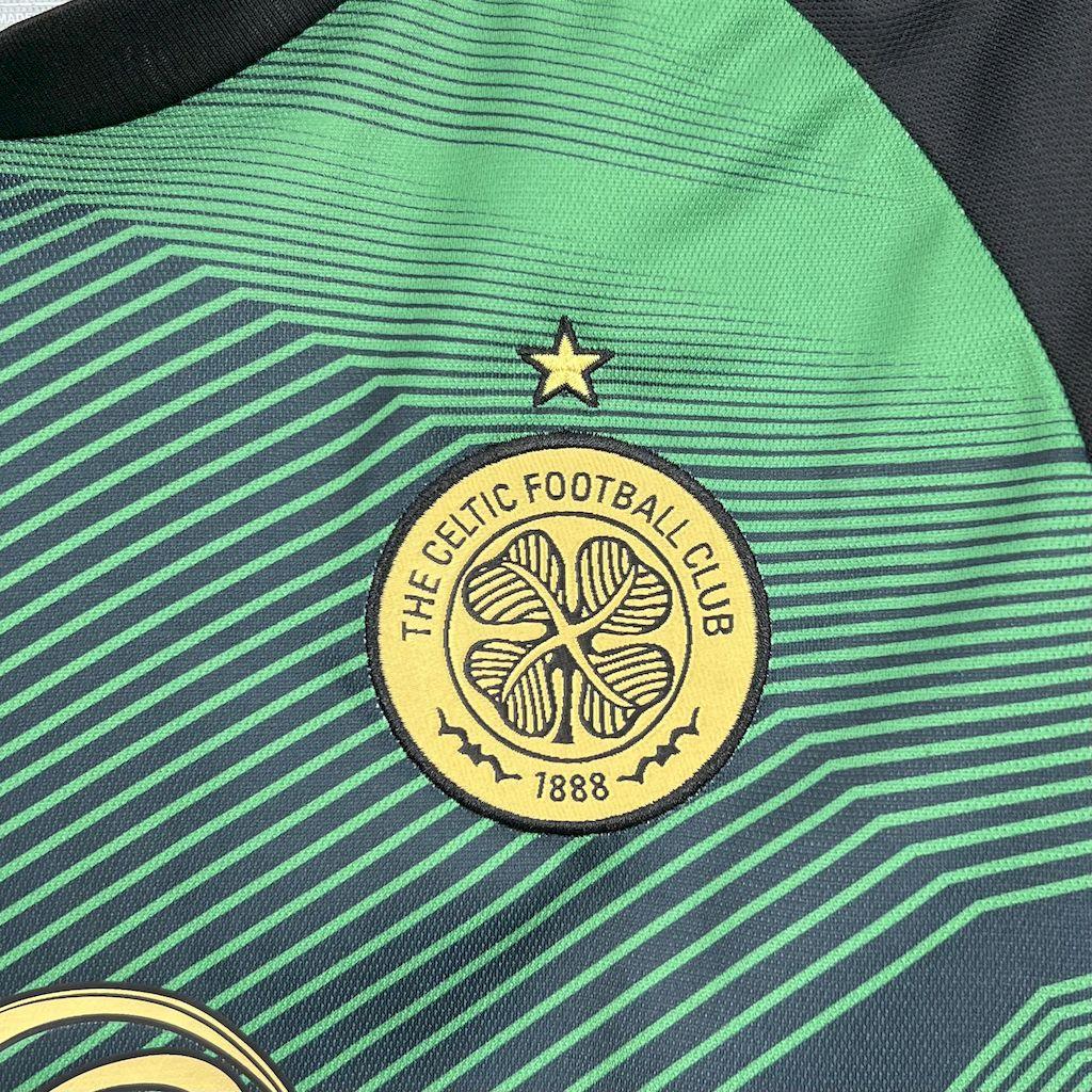 Maillot Celtic concept 2025-26 de Le 12-ème Maillot, maillot de football avec logo et design moderne, vue de face.