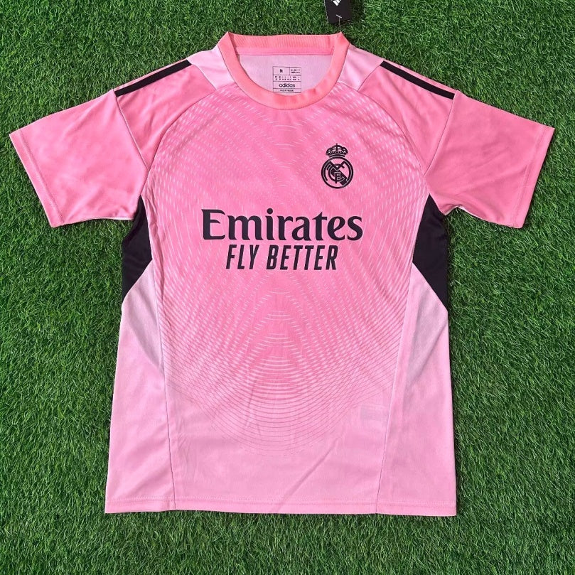 Maillot de gardien de but rose Real Madrid Le 12-ème Maillot, taille 25/26, vue de face avec logo et détails du maillot.