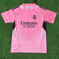 Maillot de gardien de but rose Real Madrid Le 12-ème Maillot, taille 25/26, vue de face avec logo et détails du maillot.
