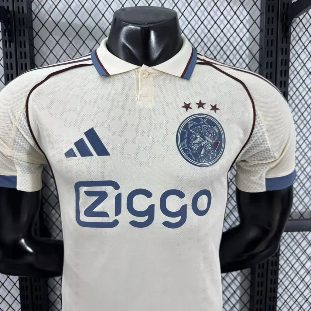 Maillot de football Ajax 2025-26, marque Le 12 -ème Maillot, vue front avec logo et design moderne.