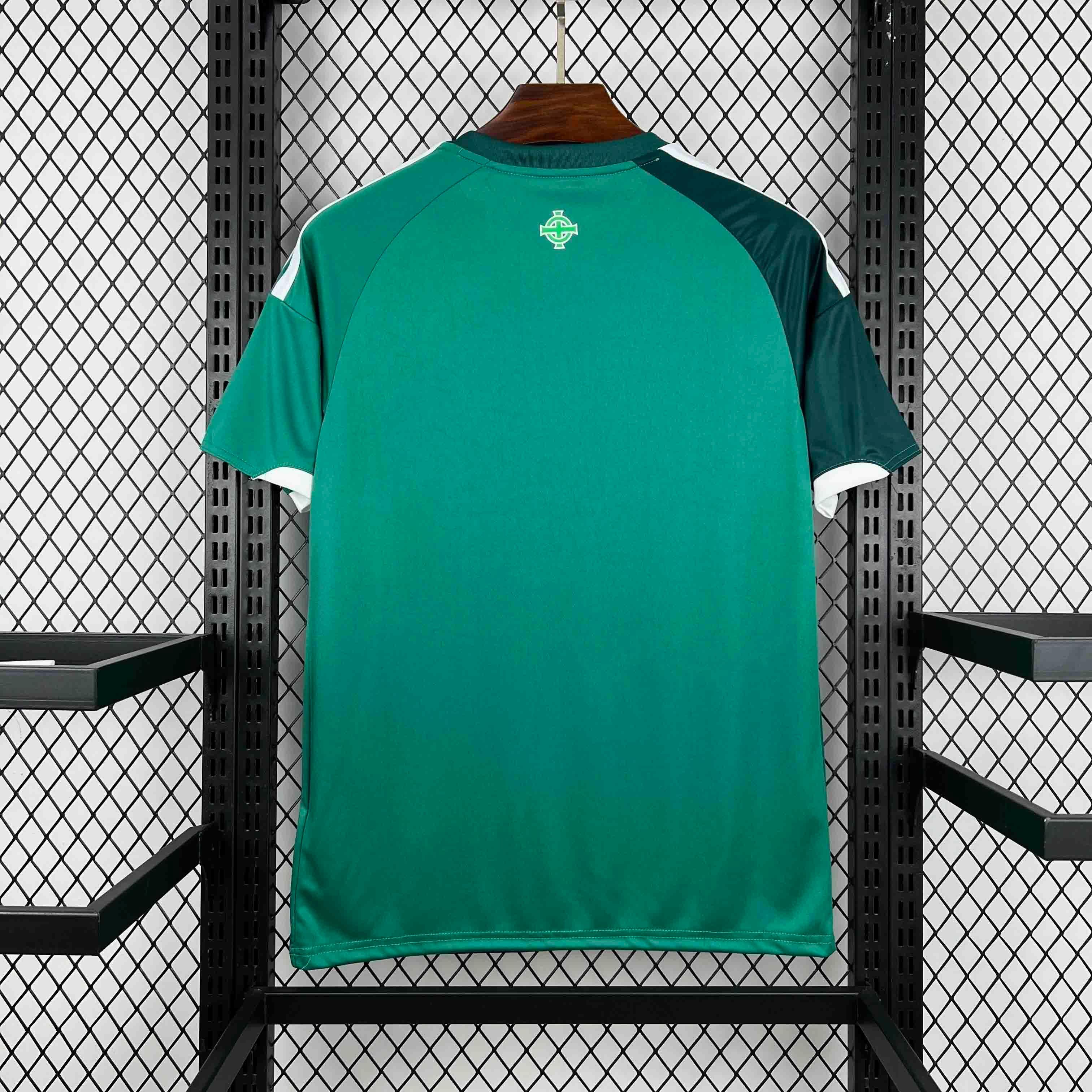 Maillot de football Irlande Coupe du monde 2026 Le 12-ème Maillot, maillot vert avec logo et détails officiels.