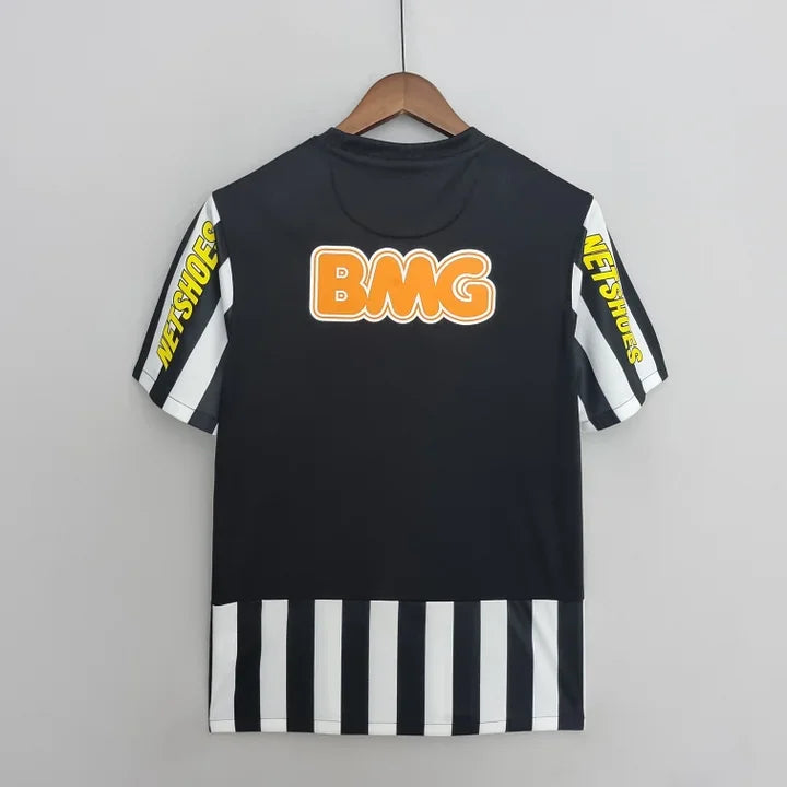 Maillot Santos Neymar Retro 2013 de la marque Le 12 -ème Maillot, vue frontale, logo et détails du maillot.
