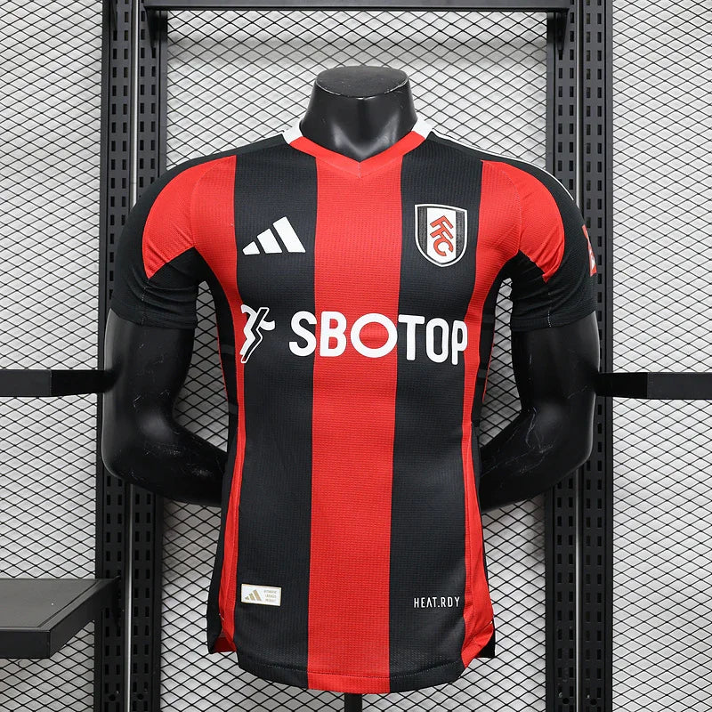 Maillot extérieur Fulham 2024-25, marque Le 12 -ème, en tissu léger avec logo et motifs du club de football Fulham.