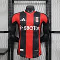 Maillot extérieur Fulham 2024-25, marque Le 12 -ème, en tissu léger avec logo et motifs du club de football Fulham.