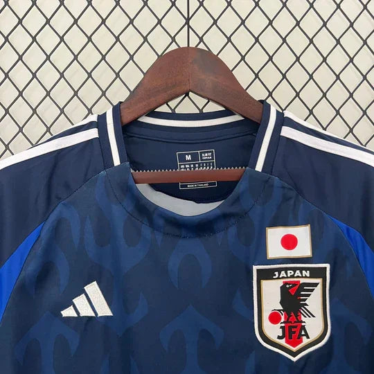 Maillot domicile du Japon 2024/2025 Le 12 -ème Maillot, devant avec logo et détails de la tenue officielle.