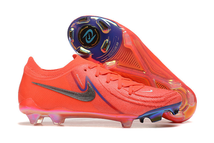 Crampons Phantom Luna Elite de Le 12 -ème Maillot, montrant les lames en acier et le système de fixation robuste.