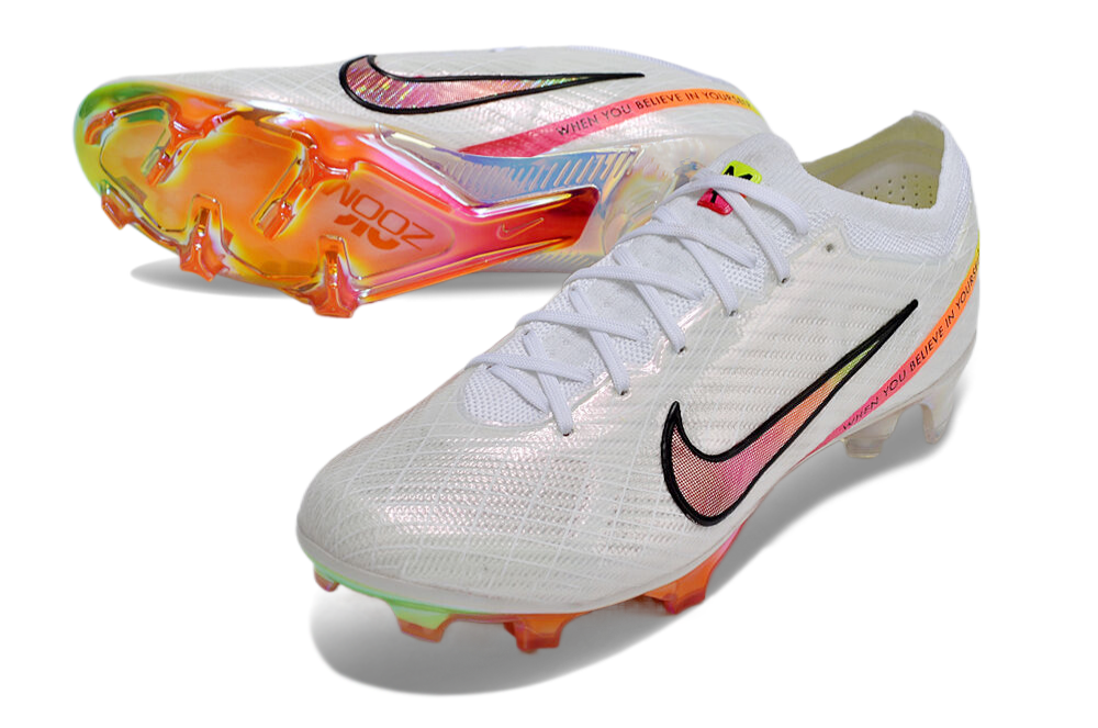 Crampons Mercurial Vapor 15 Elite XXV FG pour football, semelles en caoutchouc avec crampons en métal, couleur noire et orange