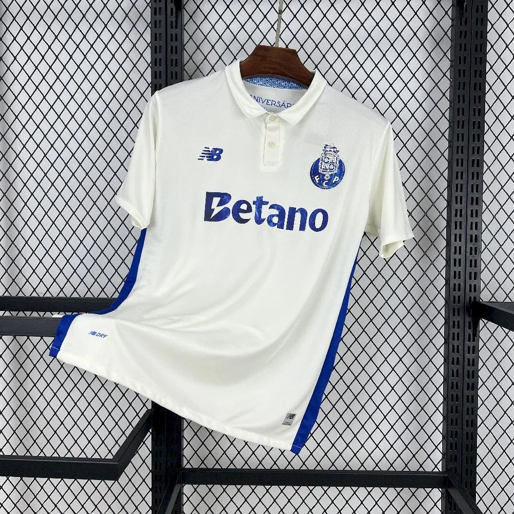 Maillot extérieur du FC Porto 2025-26, fabriqué par Le 12, avec logo officiel et design sportif visible sur le maillot.