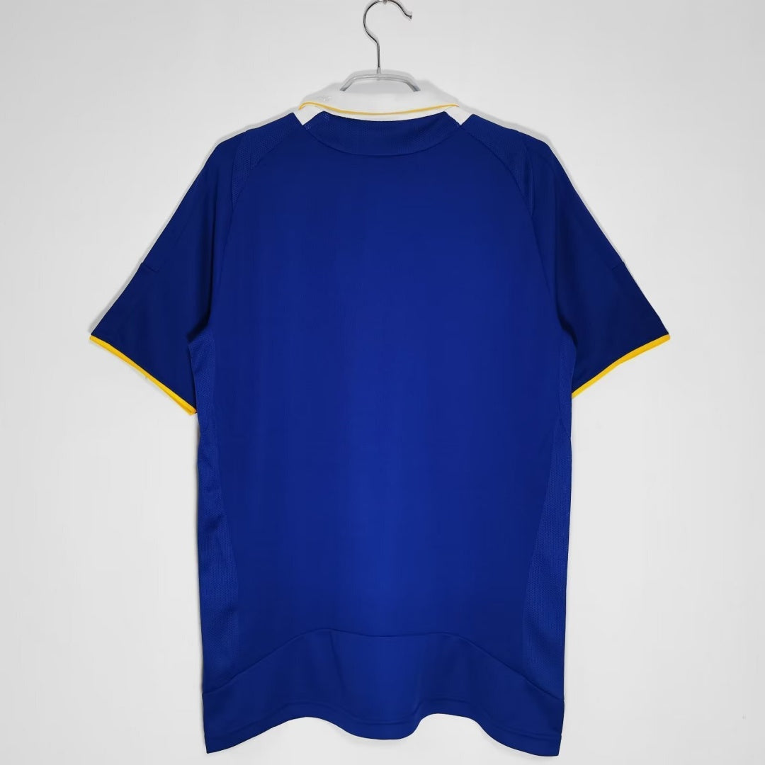Maillot domicile rétro Chelsea 2008-2009, conçu par Le 12 -ème Maillot, avec logo et détails du maillot de football.