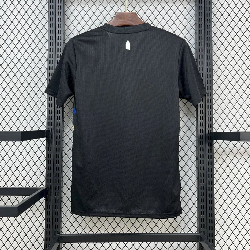 Maillot extérieur Everton 2025-26 Le 12 -ème Maillot, maillot de football bleu avec logo et détails de l'équipe.