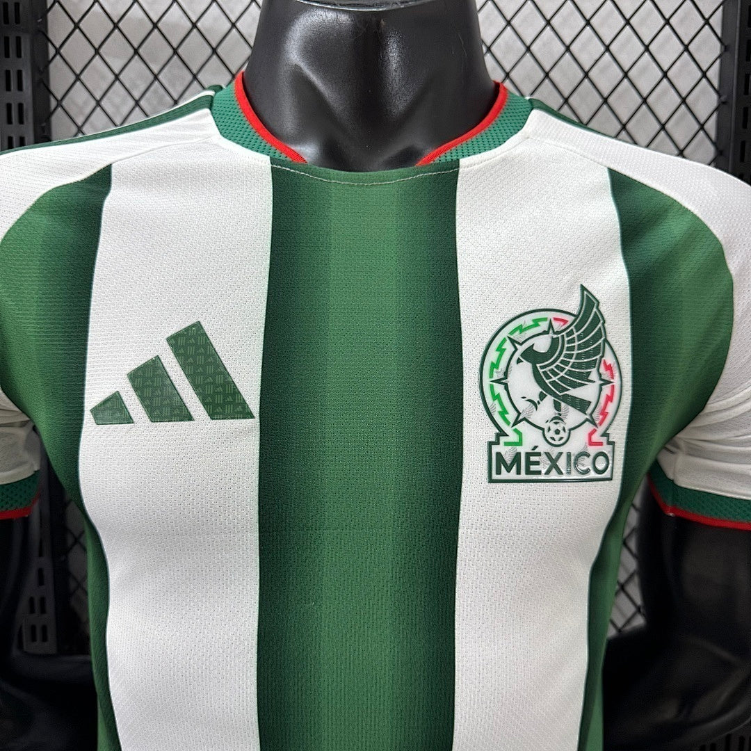 Maillot de football Mexique Concept 2026 de Le 12 -ème Maillot, design blanc et vert avec logo national et détails modernes