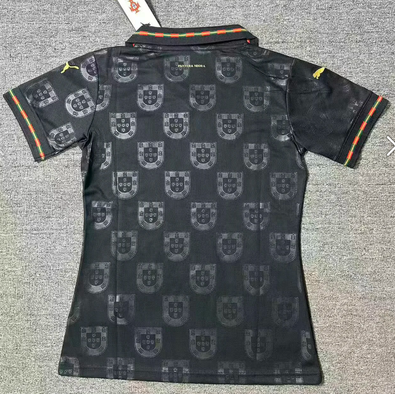 Maillot Portugal 25/26 pour femme, marque Le 12 -ème Maillot, en noir avec détails sportifs visibles.