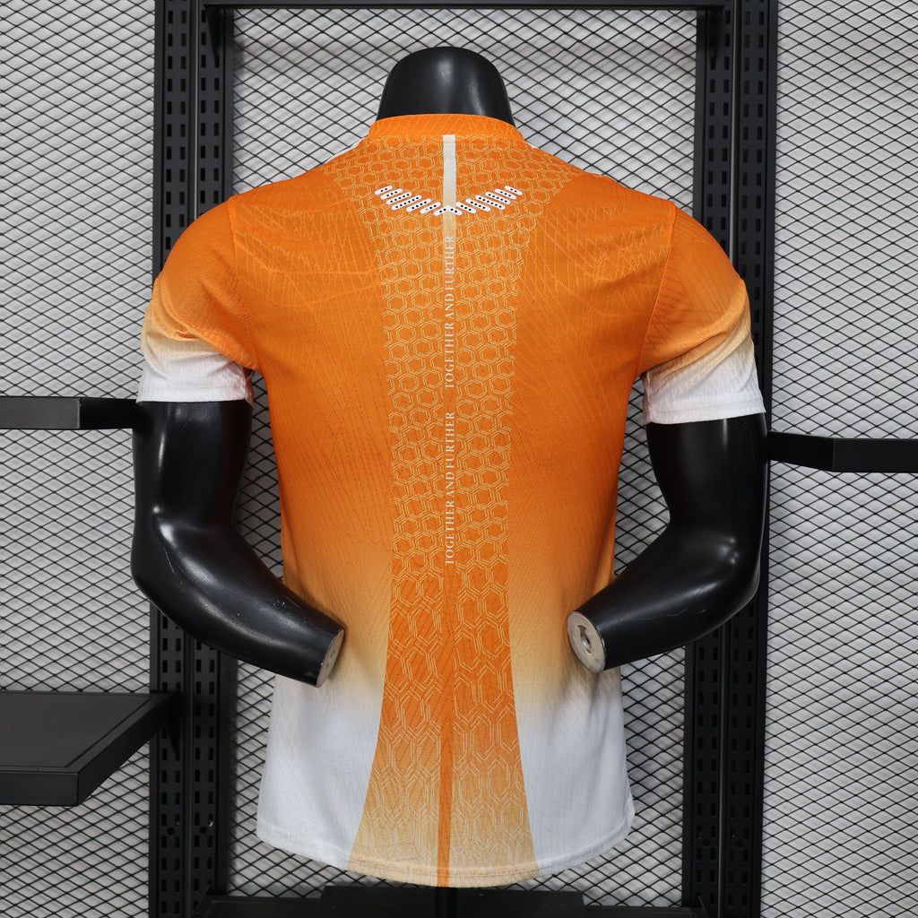 Maillot Côte d'Ivoire Concept 2026 de la marque Le 12, vue de face avec design moderne et couleurs traditionnelles ivoiriennes.