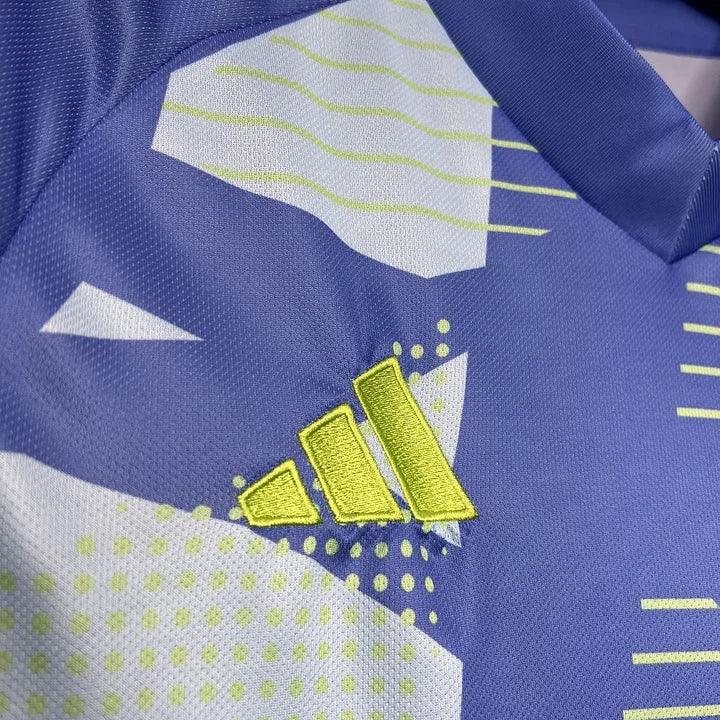 Maillot gardien Manchester United 2024-2025 Le 12-ème Maillot, maillot de football pour gardien, devant du maillot avec logo.