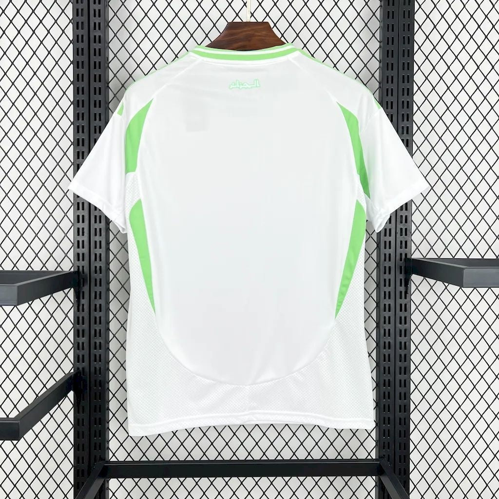 Maillot domicile 2024/2025 de l'Algérie, marque Le 12 -ème Maillot, avec design aux couleurs nationales et logo officiel.