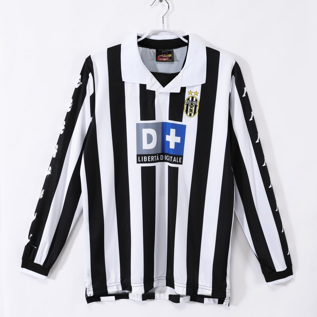 Maillot domicile rétro de football Juventus 1999-2000 à manches longues, marque Le 12 -ème Maillot, design classique.