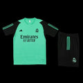 Maillot d'ensemble du Real Madrid Le 12 -ème Maillot, maillot officiel avec logo et détails du club sur fond blanc.