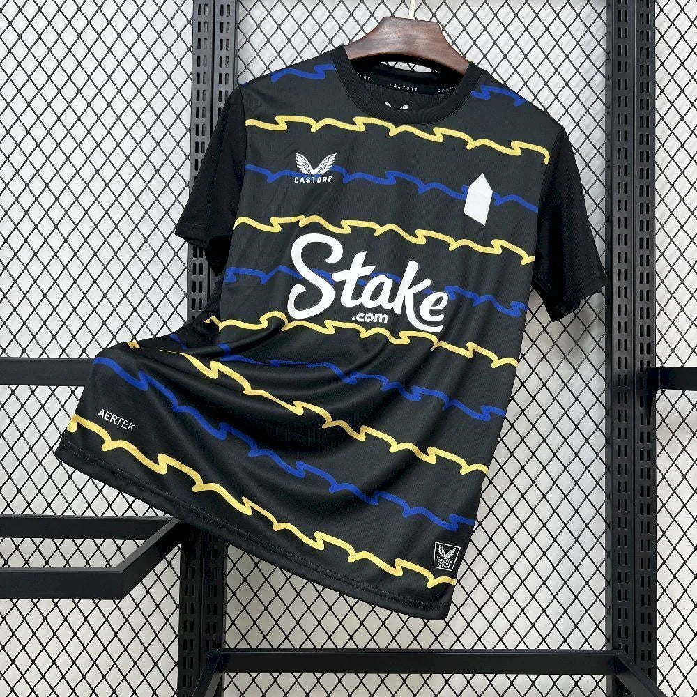 Maillot de football extérieur Everton 2025-26, marque Le 12 -ème Maillot, vue du maillot porté.
