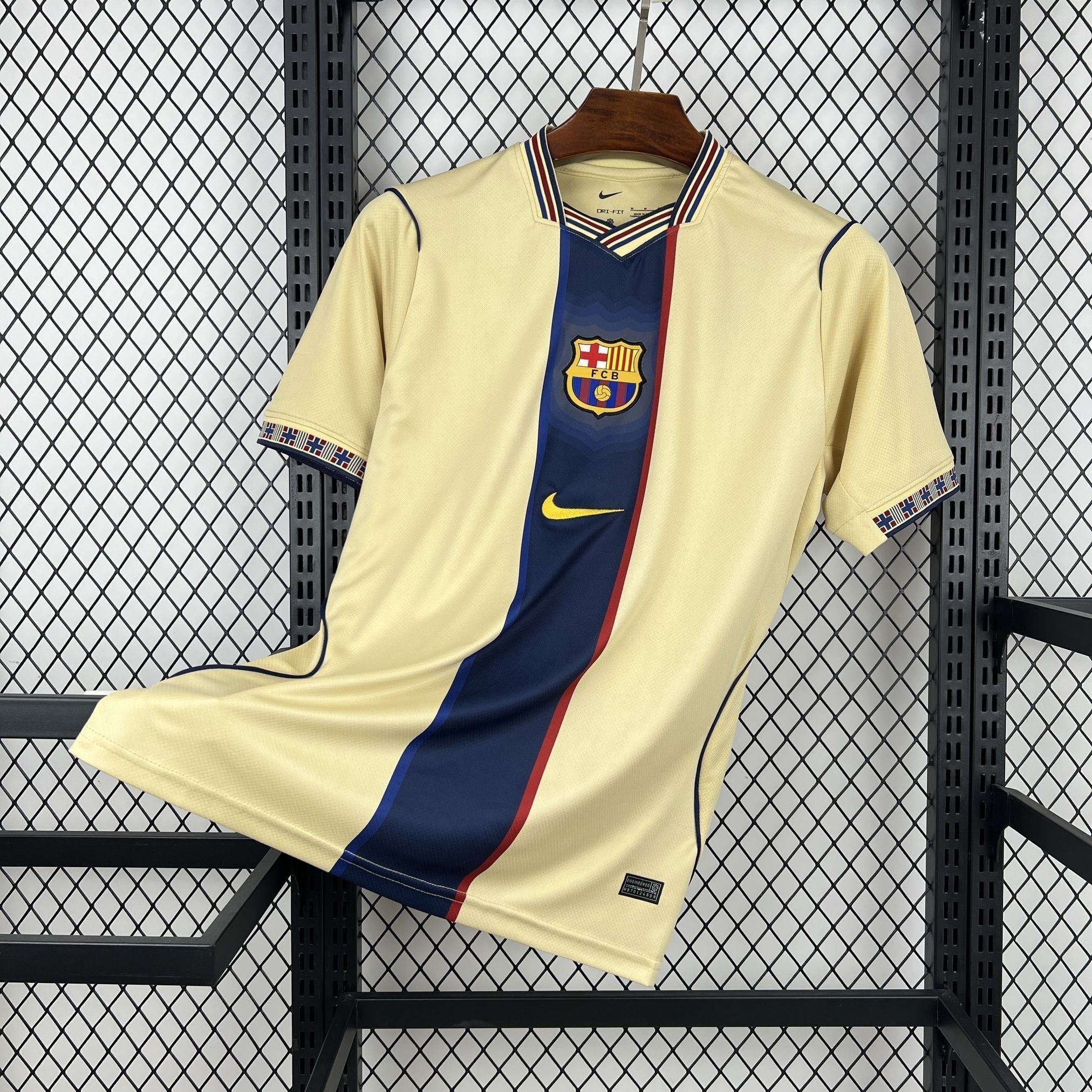 Maillot FC Barcelone Concept 2026-27 de Le 12 -ème, maillot de football bleu avec logo du club et détails de design modernes