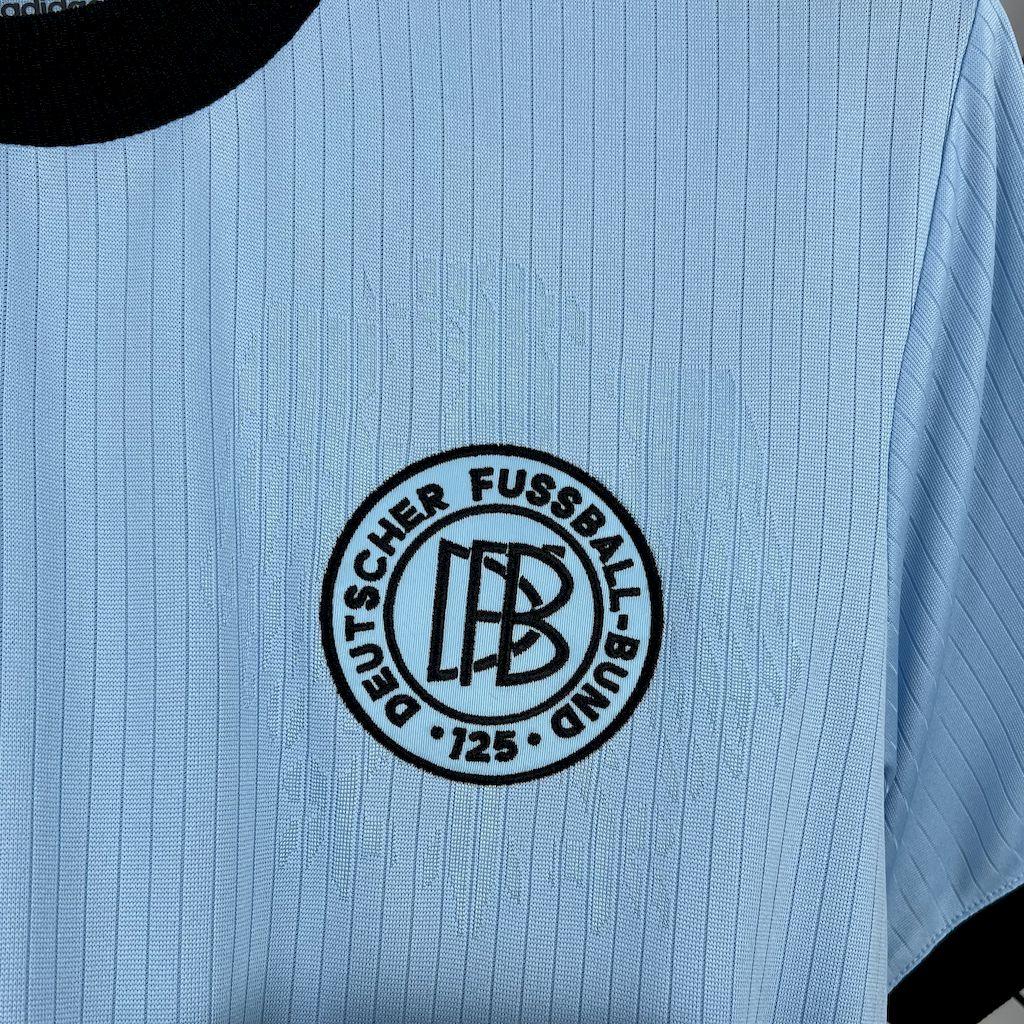 Maillot Allemagne concept 2025 de Le 12 -ème Maillot, vue front avec design moderne et couleurs nationales.