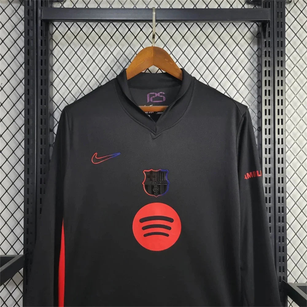 Maillot à manches longues de Barcelone 24-25, marque Le 12 -ème Maillot, vue de face avec logo et détails colorés.