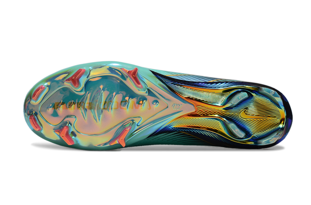 Crampons Mercurial Vapor 16 Elite XXV de Le 12 -ème Maillot, vue détaillée du design et des pointes pour le football.