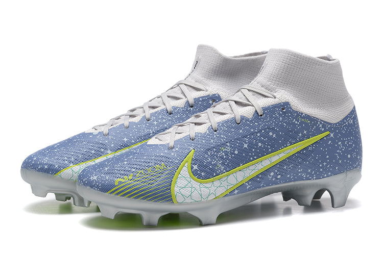 Crampons Mercurial Vapor XV Elite de Le 12 -ème Maillot, vue détaillée avec semelles et crampons en acier pour football.