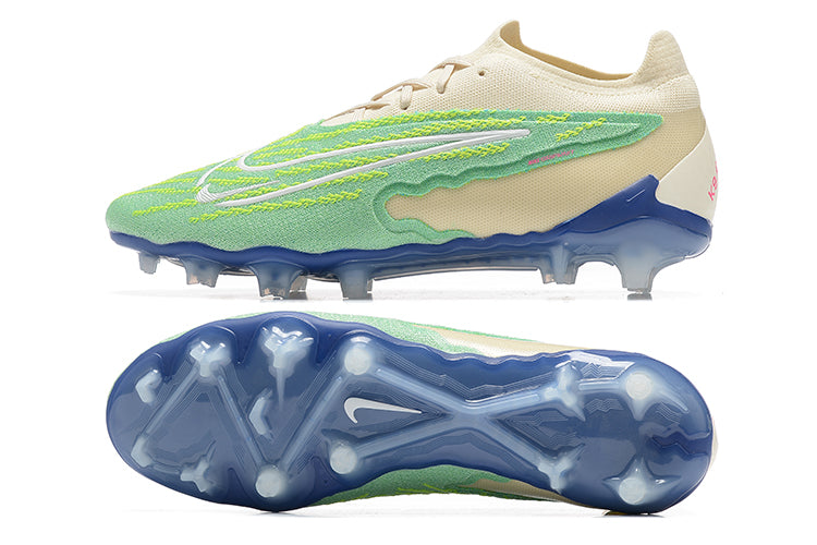 Crampons Phantom GX Elite FG de Le 12 -ème Maillot, montrant la conception robuste et les pointes en acier pour l'escalade.