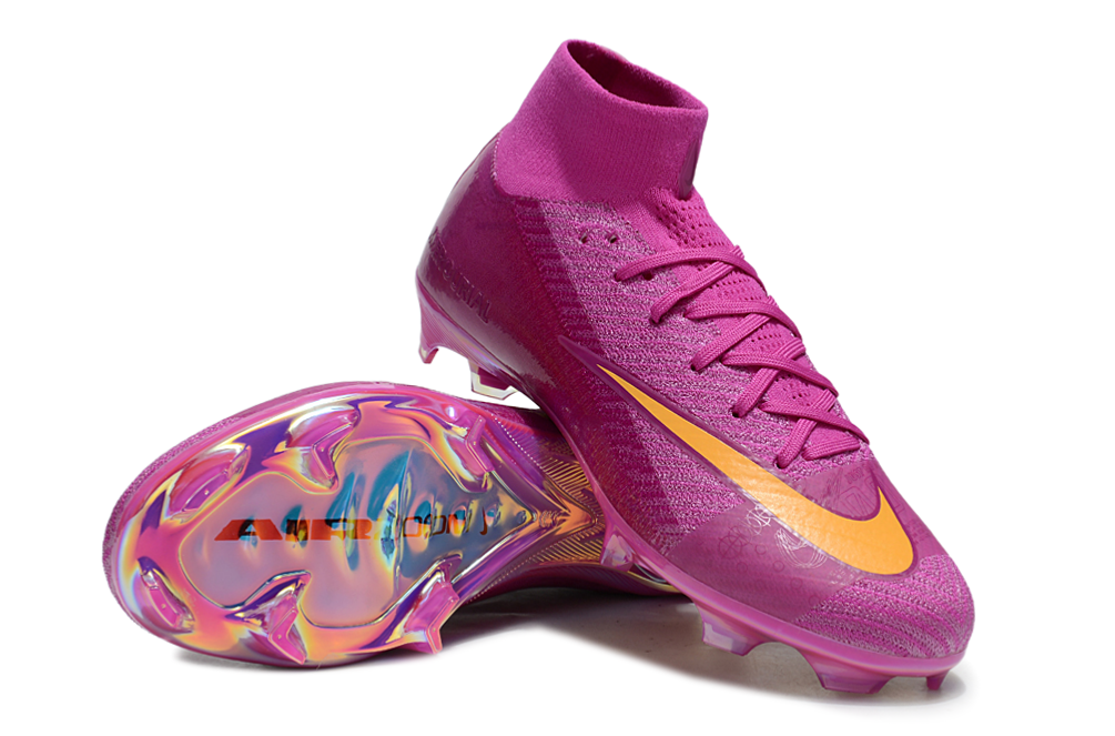 Crampons Mercurial Superfly 16 Elite XXV de Le 12 -ème Maillot, vue des pointes et du design sur le dessus du produit.